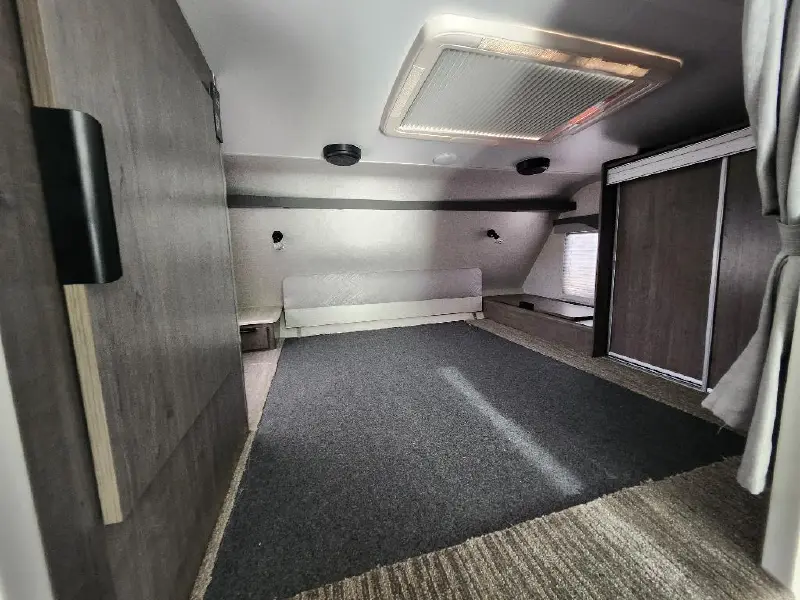 2023 LANCE 975 TRUCK CAMPER