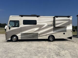 2017 WINNEBAGO SUNSTAR 27N