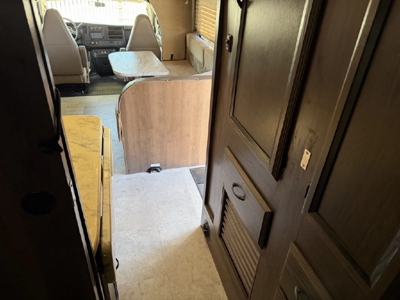 2018 COACHMEN FREELANDER 26DS