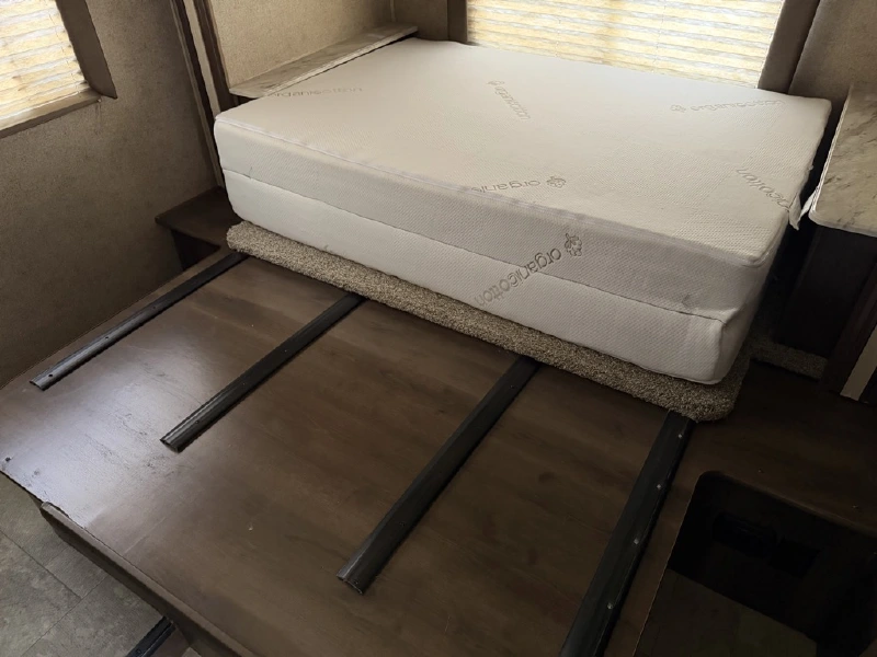 2018 COACHMEN FREELANDER 26DS
