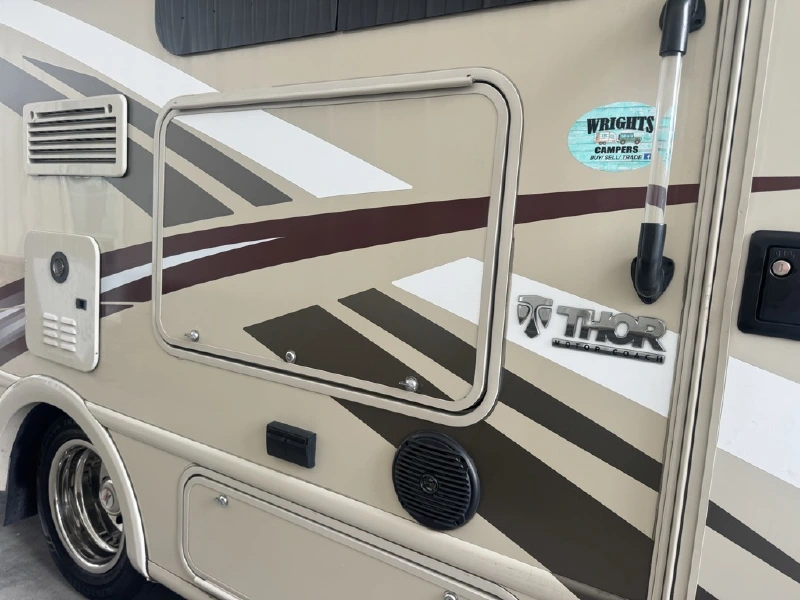 2016 THOR MOTOR COACH COMPASS 23TR