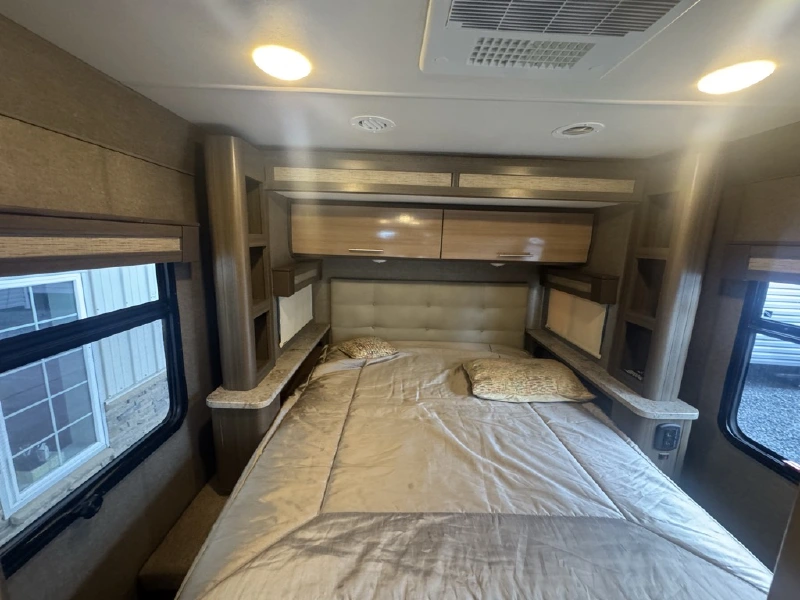 2016 THOR MOTOR COACH COMPASS 23TR