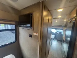 2016 THOR MOTOR COACH COMPASS 23TR