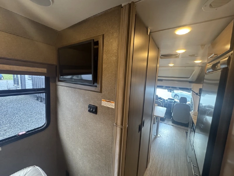 2016 THOR MOTOR COACH COMPASS 23TR