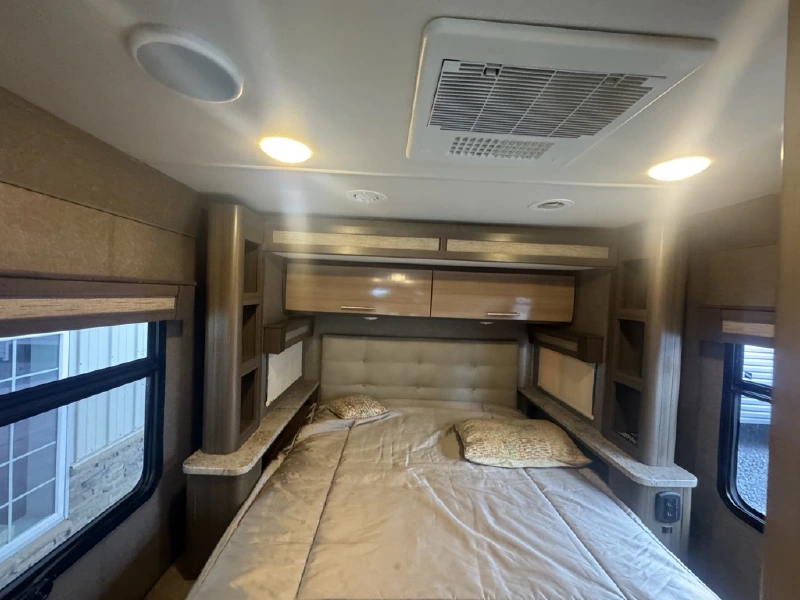 2016 THOR MOTOR COACH COMPASS 23TR