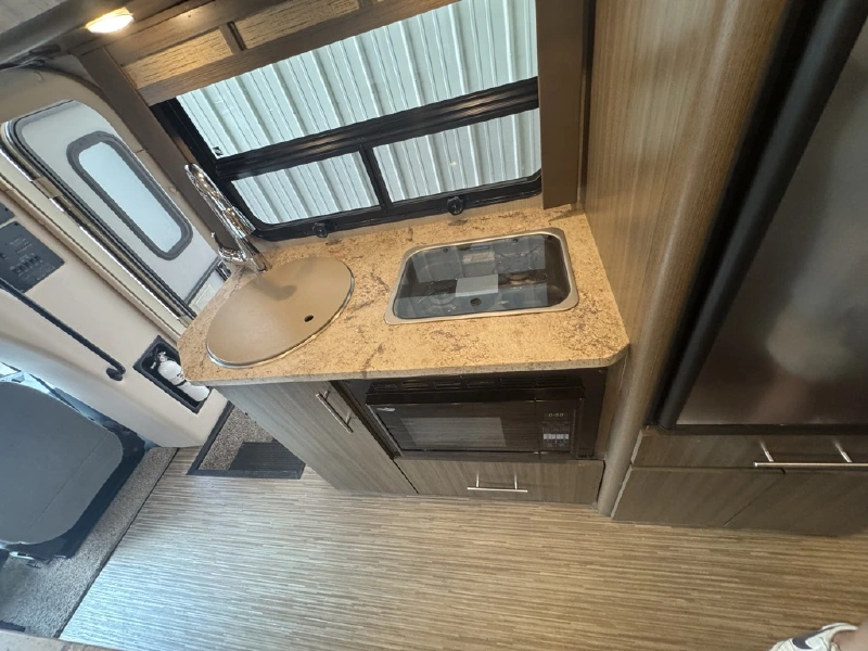 2016 THOR MOTOR COACH COMPASS 23TR