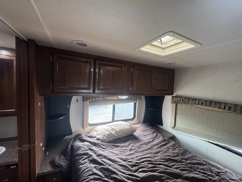 2013 COACHMEN CONCORD 280 LE