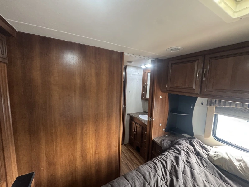 2013 COACHMEN CONCORD 280 LE