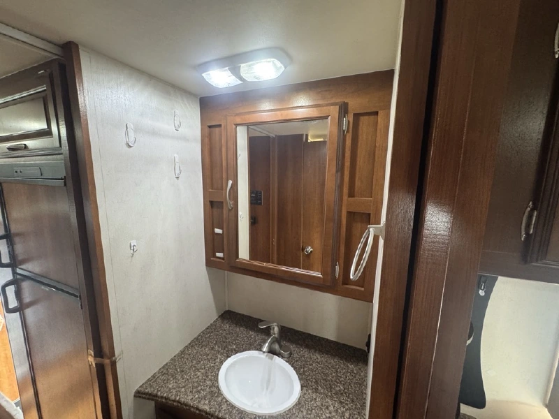 2013 COACHMEN CONCORD 280 LE