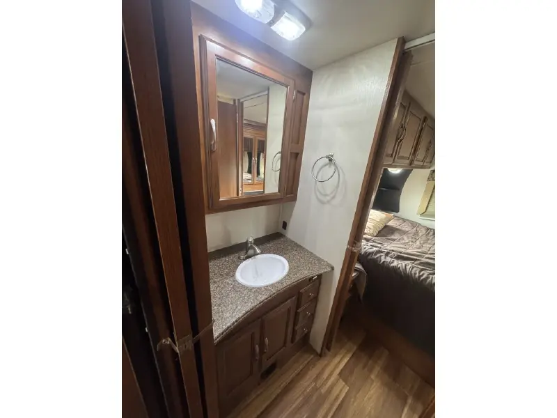 2013 COACHMEN CONCORD 280 LE