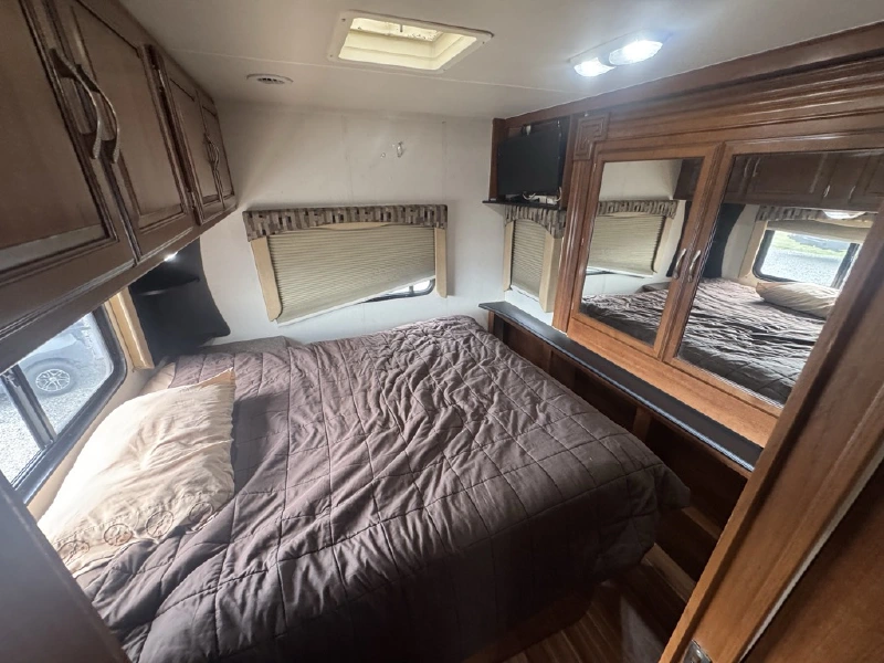 2013 COACHMEN CONCORD 280 LE