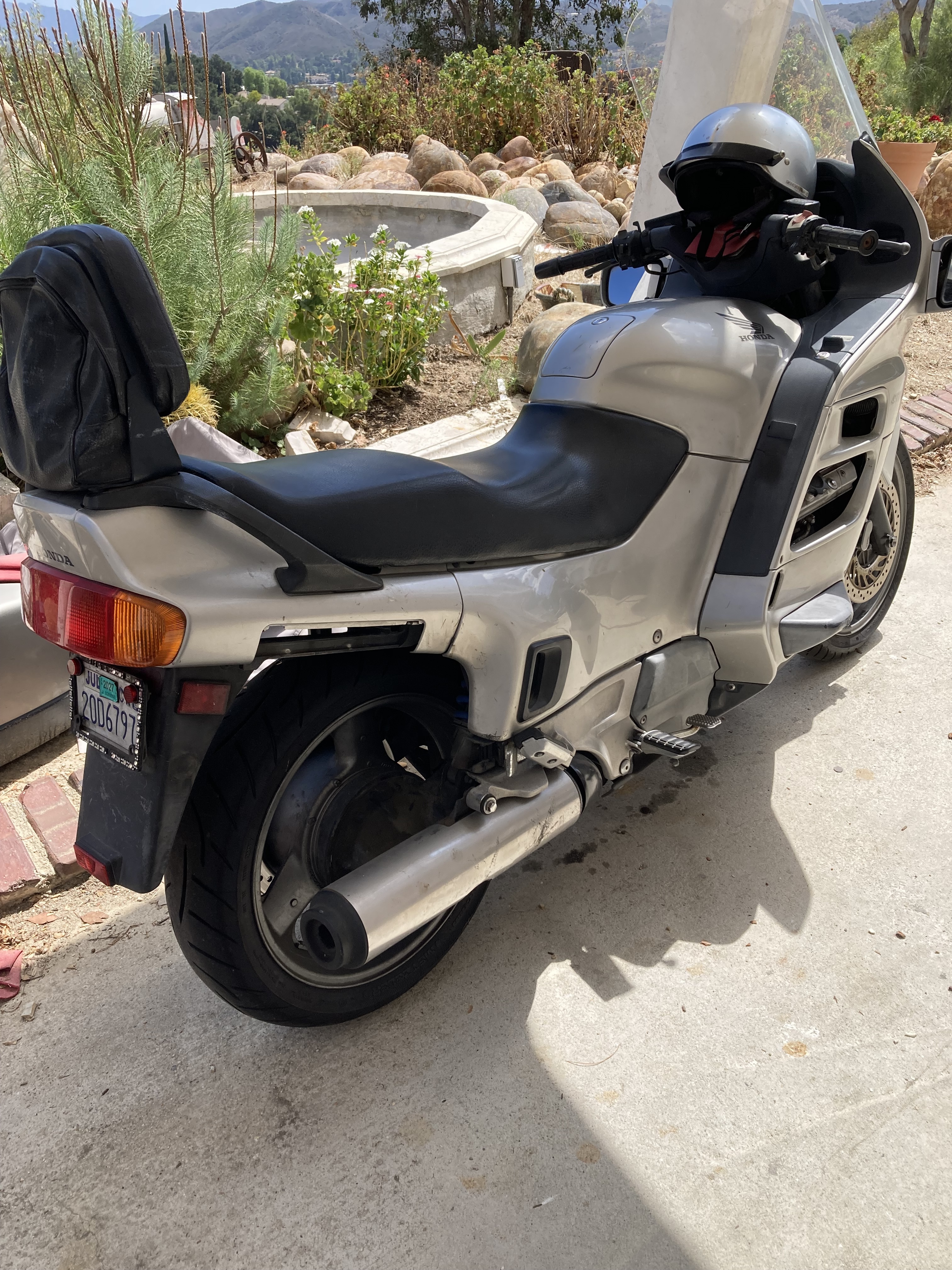 2000 Honda ST 1100 1100 in Agoura Hills, CA