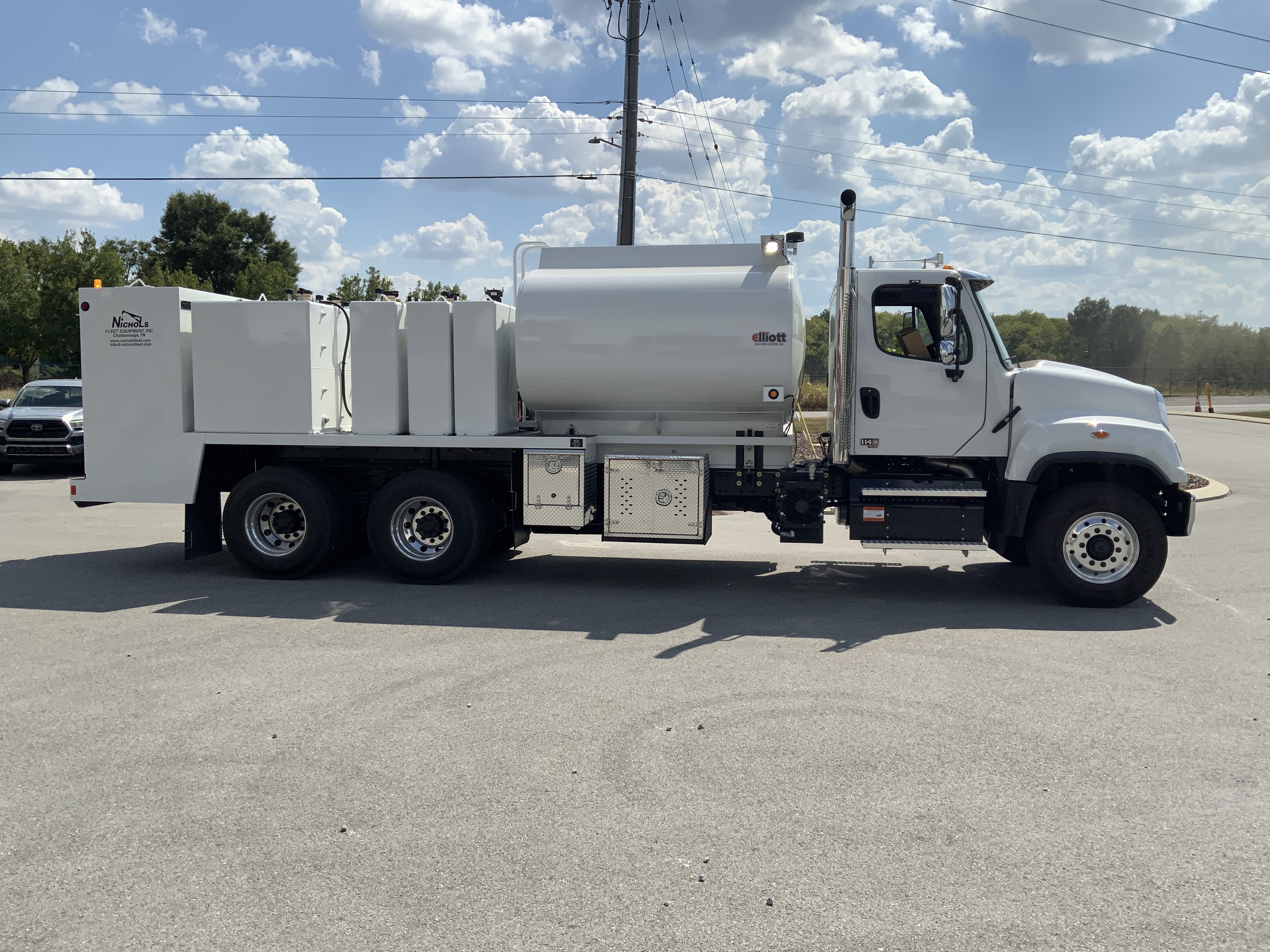 2027 FREIGHTLINER 114 SD in Chattanooga, TN
