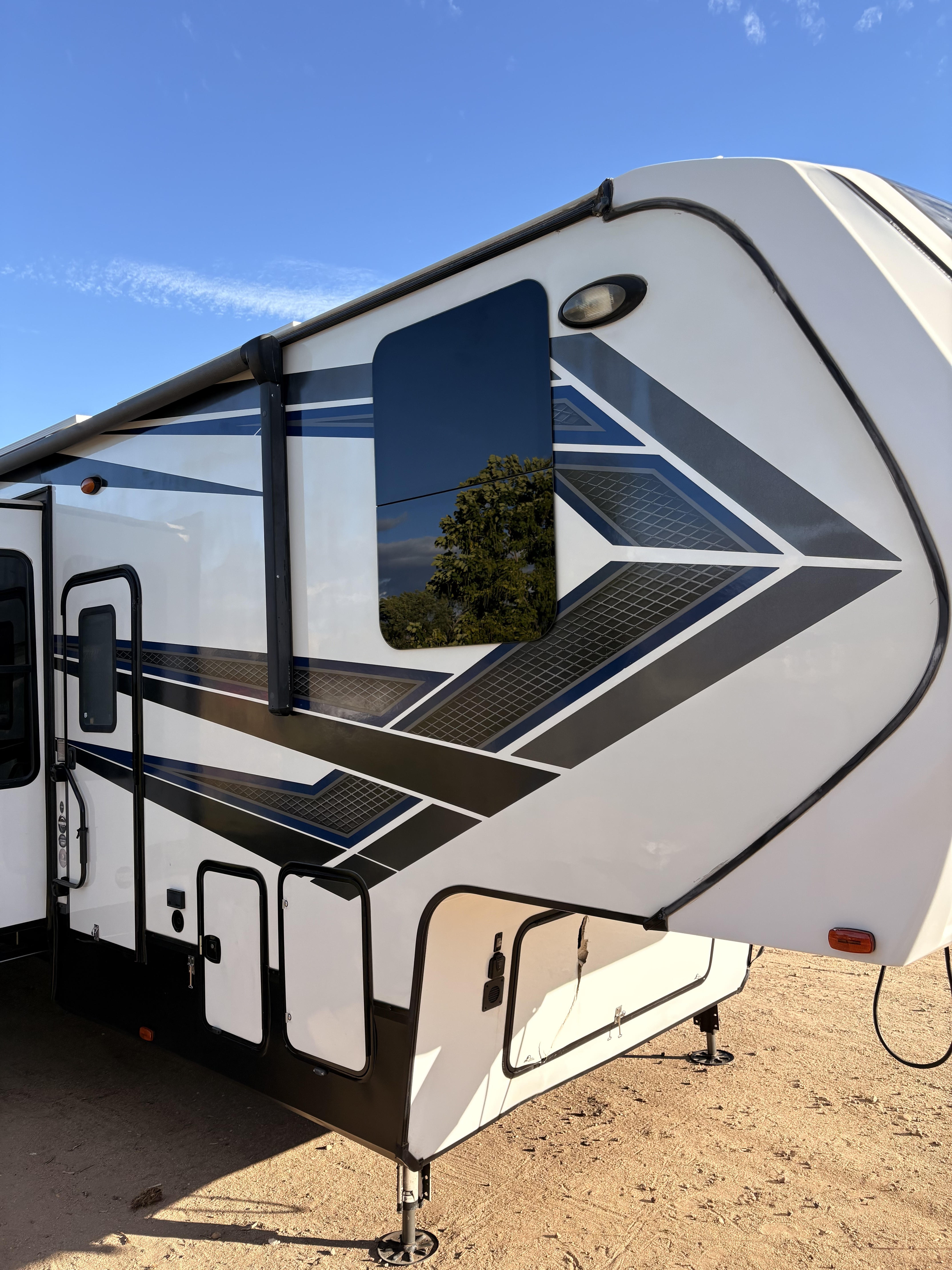 2018 Grand Design MOMENTUM M-CLASS 394M in sparks NV