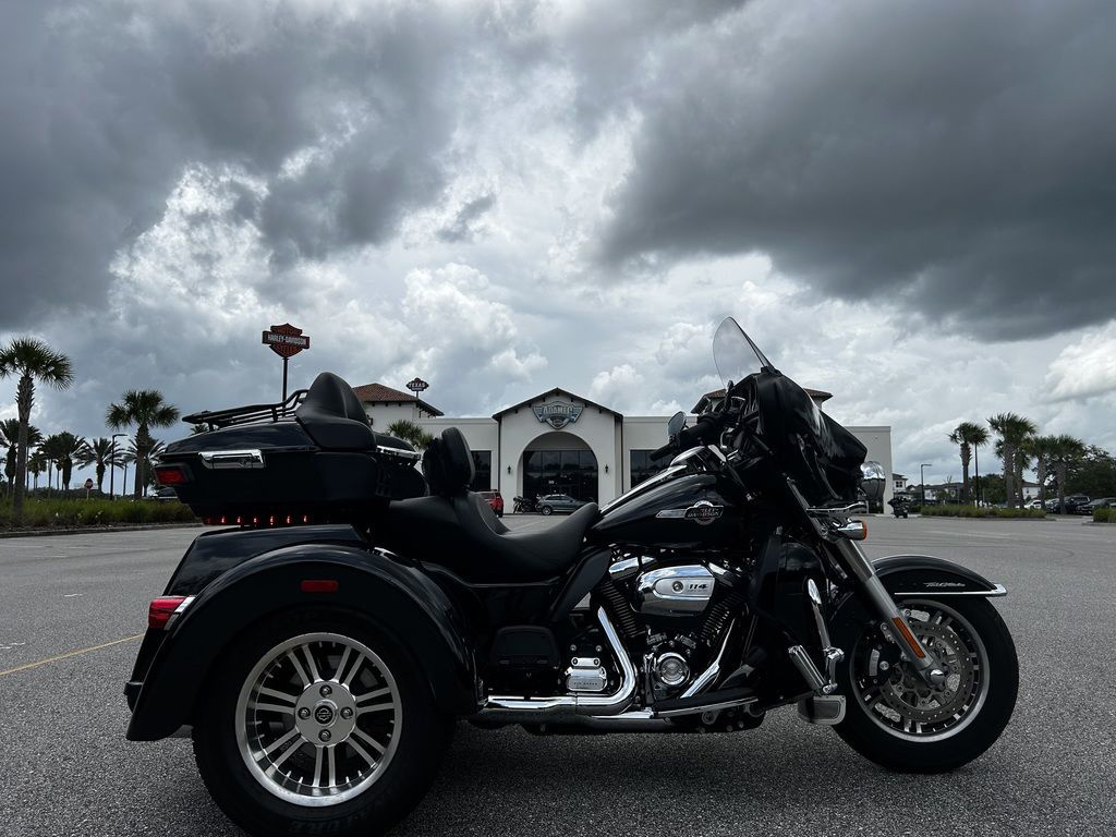 2024 Harley-Davidson Trike FLHTCUTG - Tri Glide Ultra ULTRA CLASSIC® in St. Augustine, FL