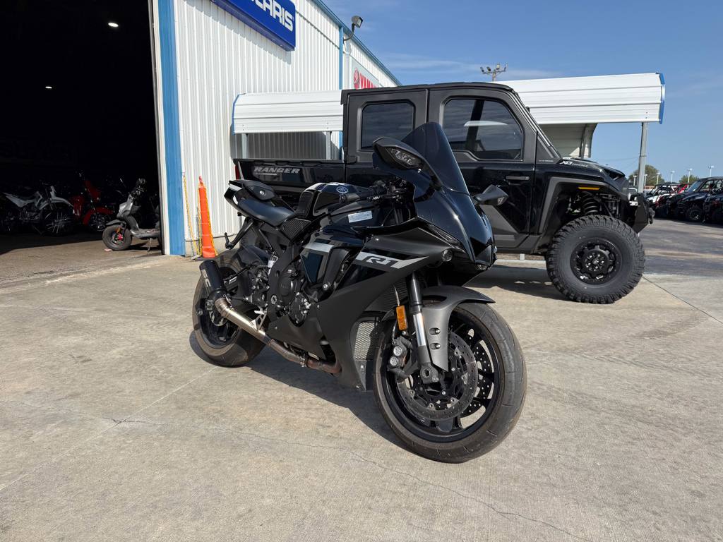 2024 Yamaha YZF R1 R1 in Council Bluffs, IA