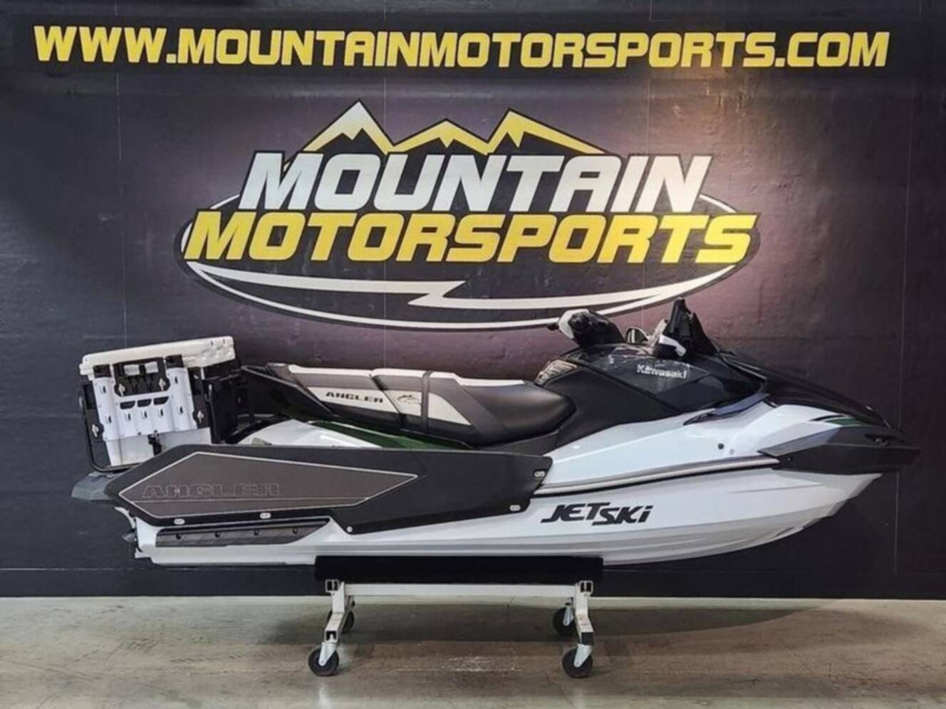 A photo of this 2025 Kawasaki Ultra 160LX