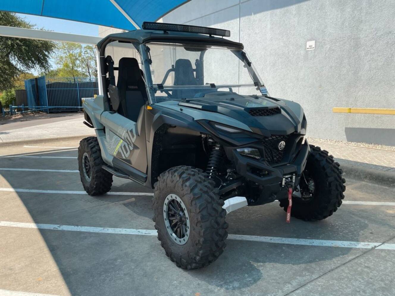 A photo of this 2026 Yamaha Wolverine Rmax2 1000 Xt-R