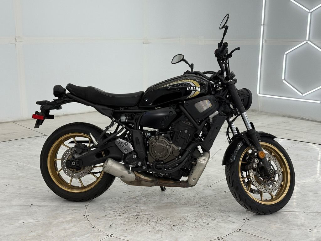 2022 Yamaha XSR700 Standard motorcycle