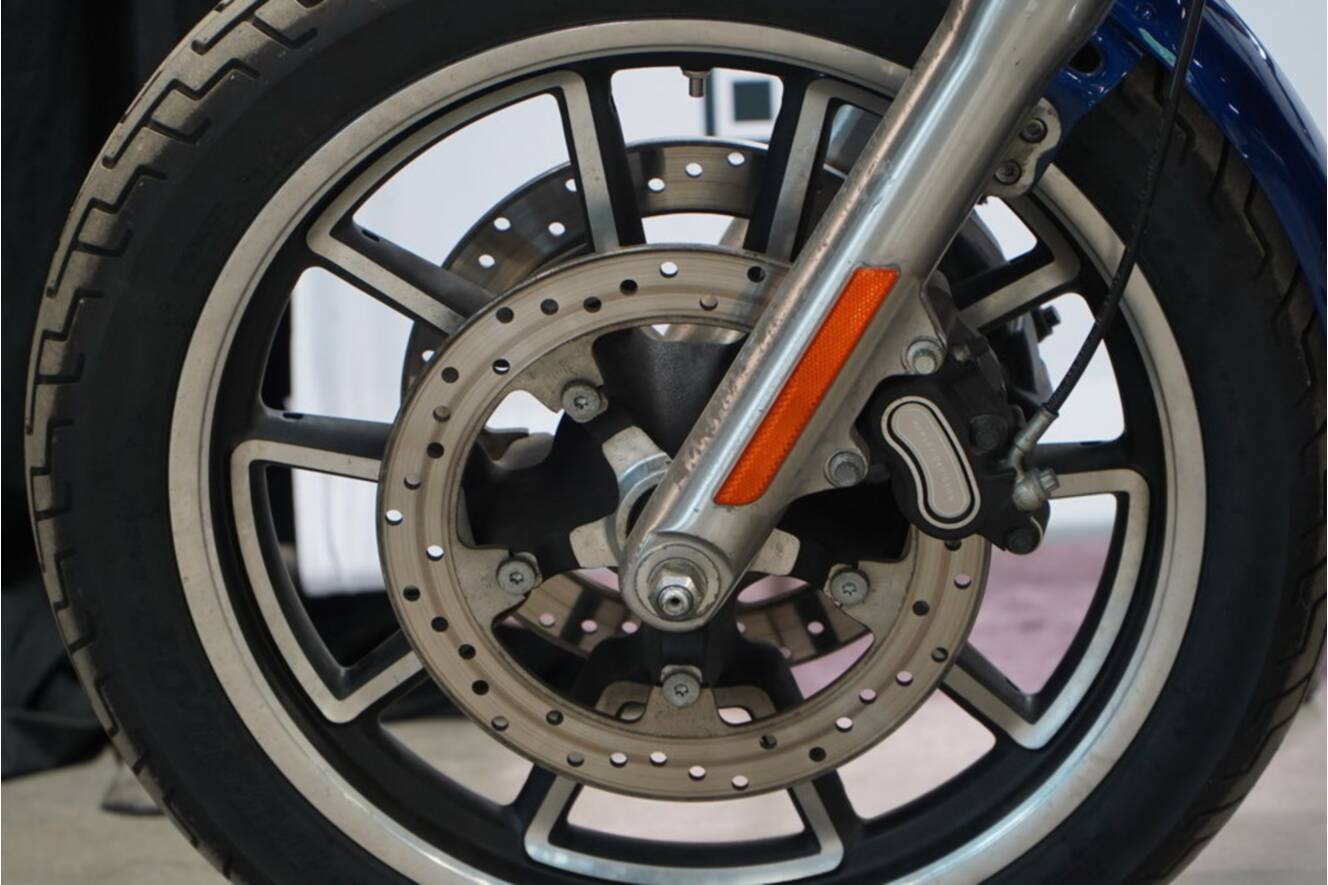 A photo of this 2016 Harley-Davidson® FXDL - Dyna® Low Rider®