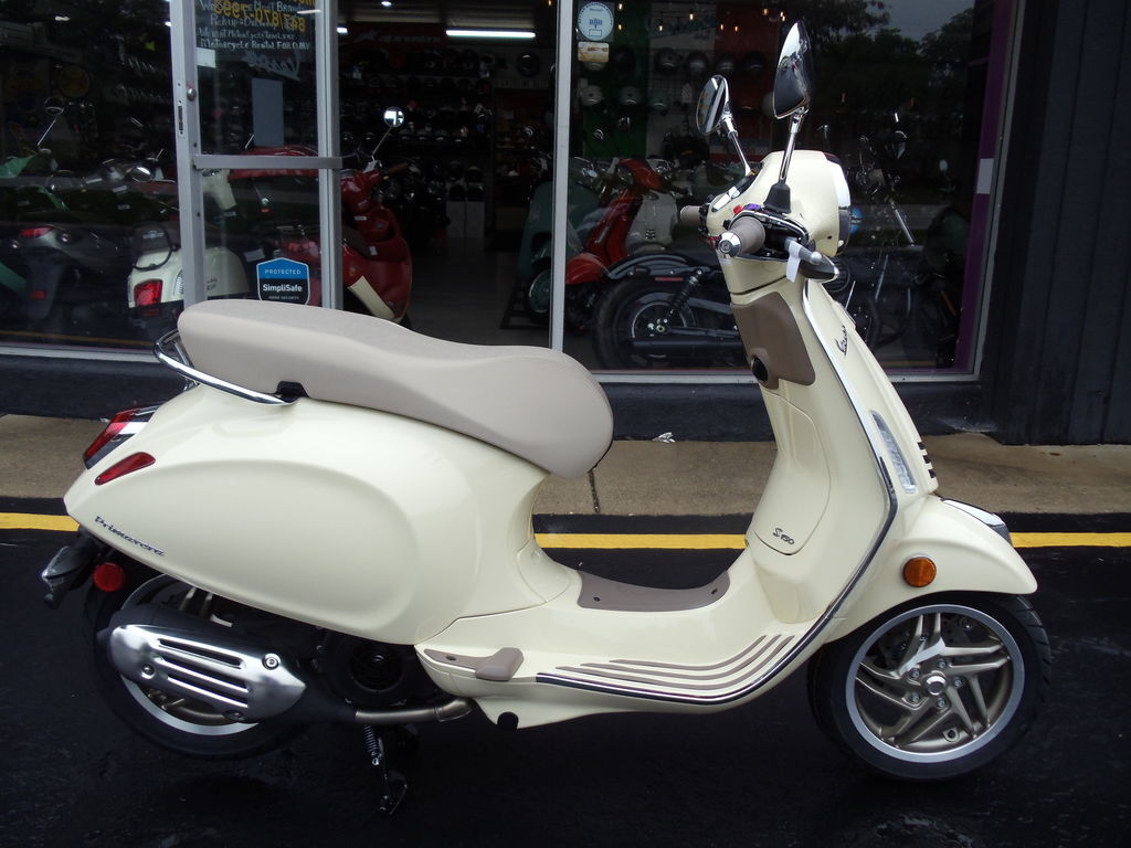 2027 Vespa Primavera 150 S 150 in Arlington Heights, IL