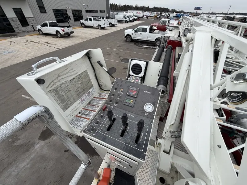 2018 PIERCE ARROW XT LADDER