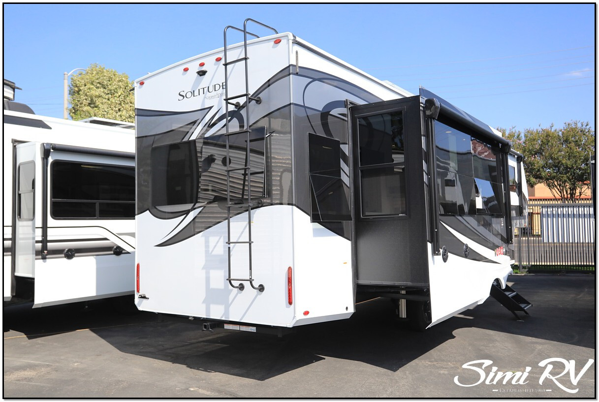 2027 Grand Design Solitude 370DV in moorpark CA