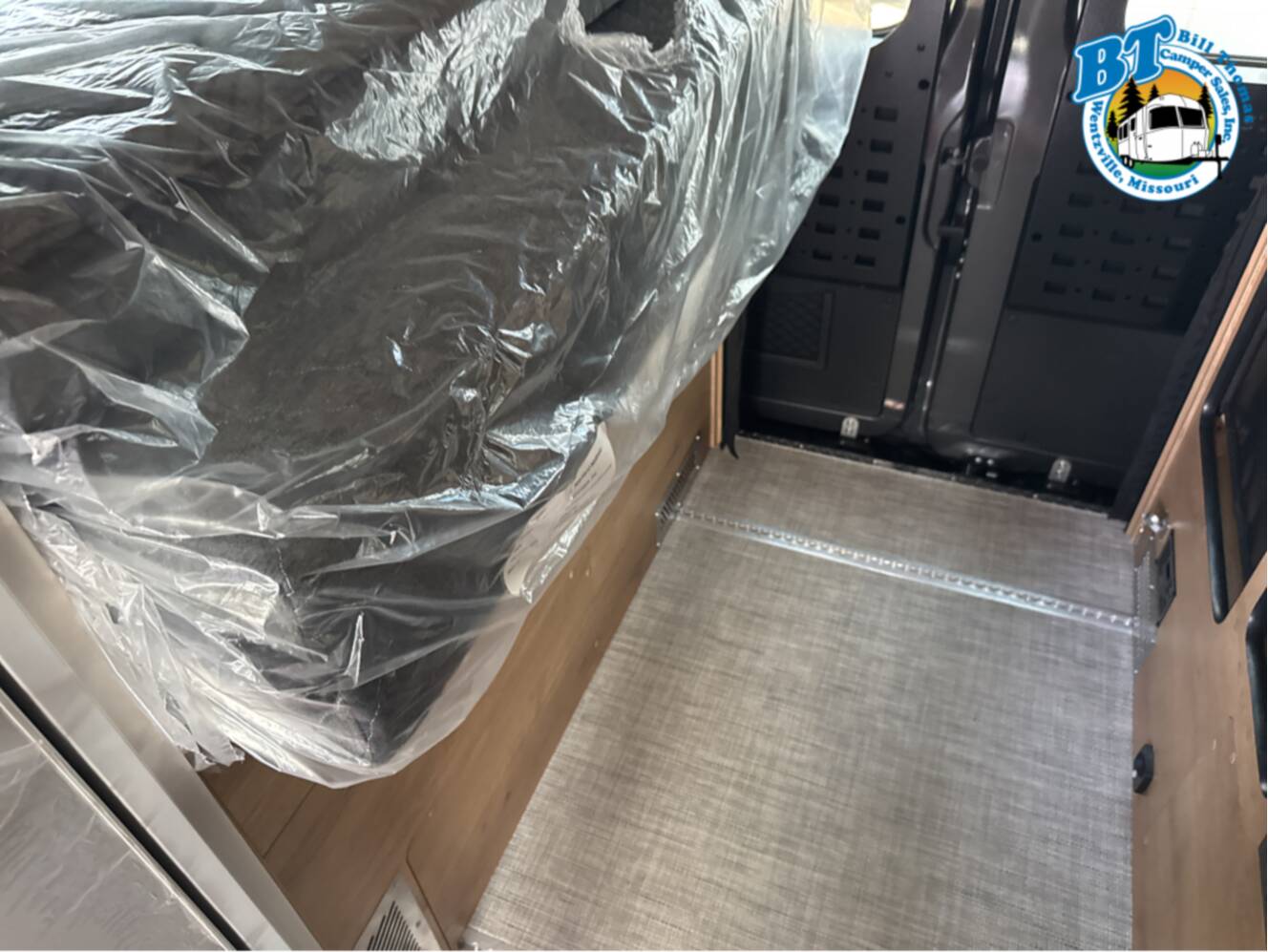 A photo of this 2027 Airstream RANGELINE 21PS