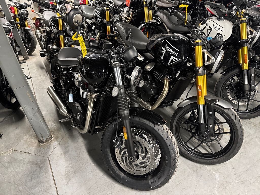 2026 Triumph BOBBER 1200 GOLD LINE in Augusta, ME
