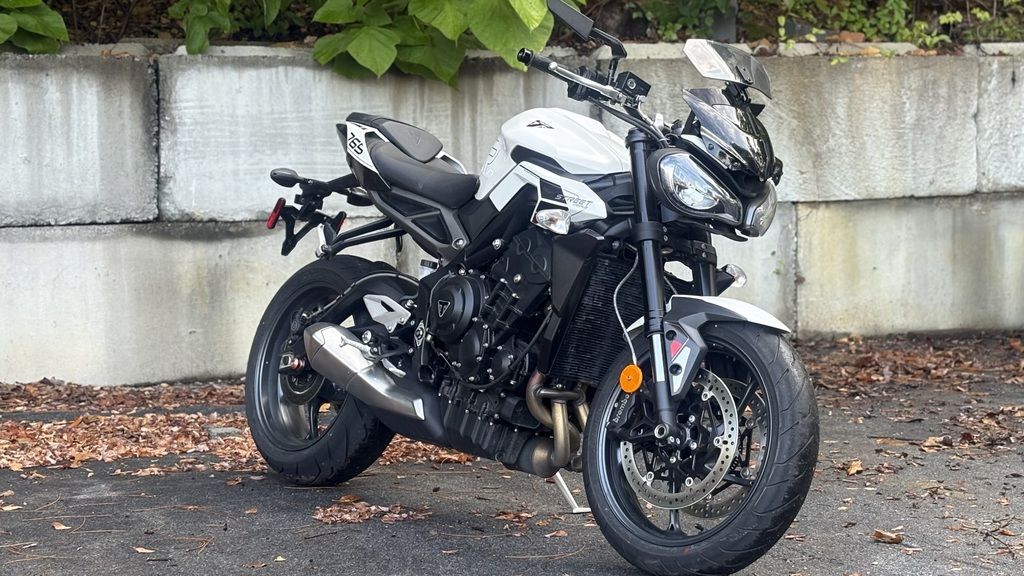 2024 Triumph Street Triple 765 R Crystal White 765 R in Waynesboro, VA