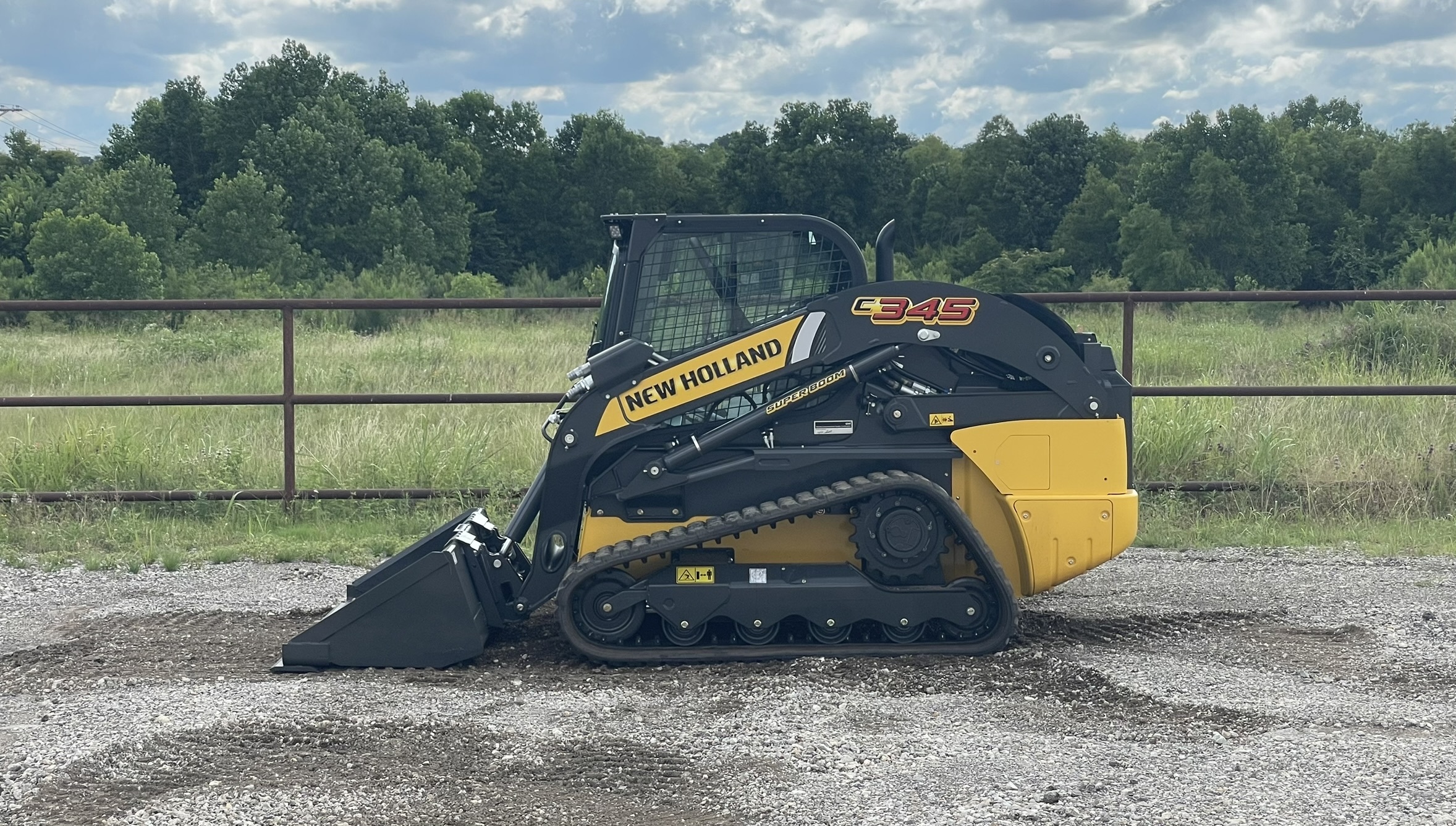 2026 NEW HOLLAND CONSTRUCTION C345 TRACK SKID LOADER W/ 84" BUCKET in Weatherford, TX