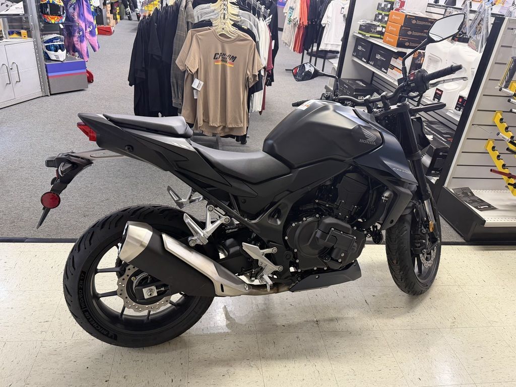 2026 Honda® CB750 Hornet E-Clutch E-CLUTCH in Warsaw, IN