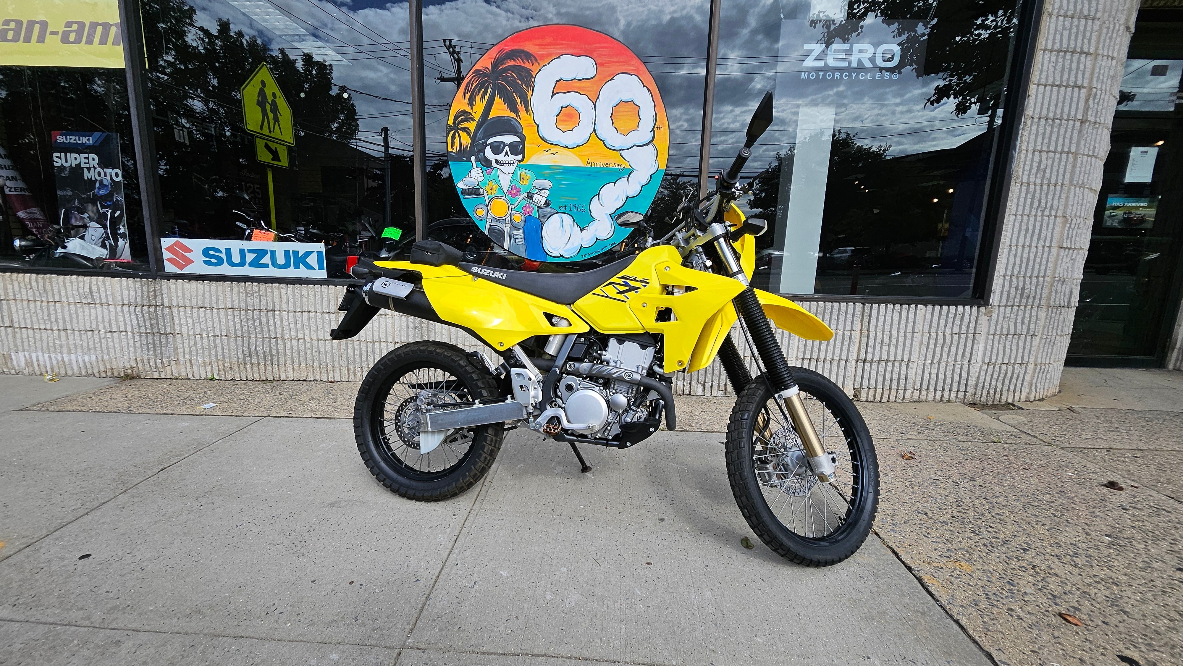 2023 Suzuki DR-Z400S 400S in Mineola, NY