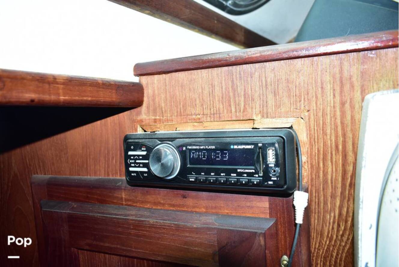 A photo of this 1976 Jeffries 32 FB Sedan