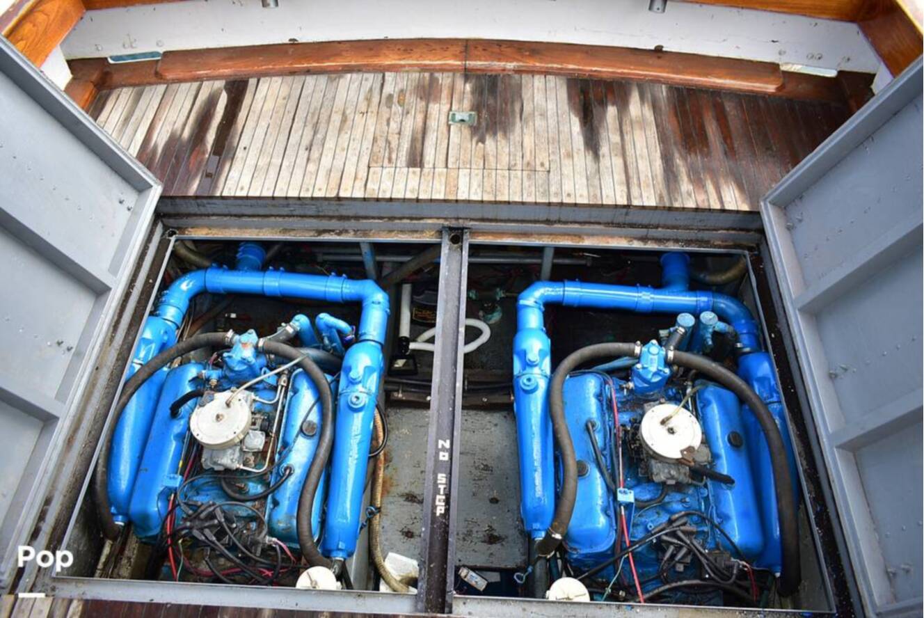 A photo of this 1976 Jeffries 32 FB Sedan