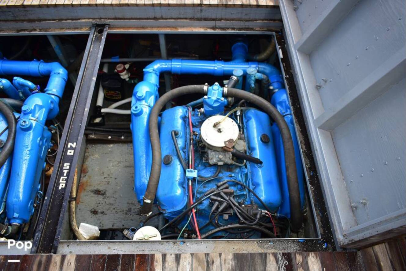 A photo of this 1976 Jeffries 32 FB Sedan