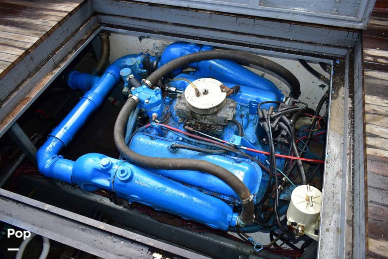 A photo of this 1976 Jeffries 32 FB Sedan