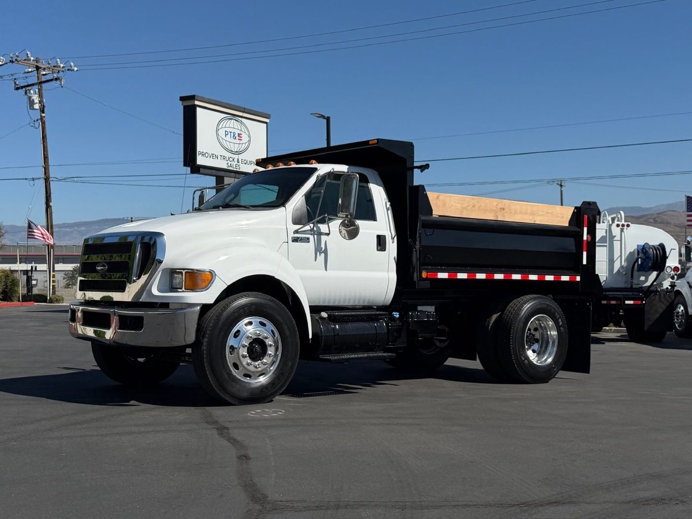 2013 Ford F750 in Yucaipa, CA