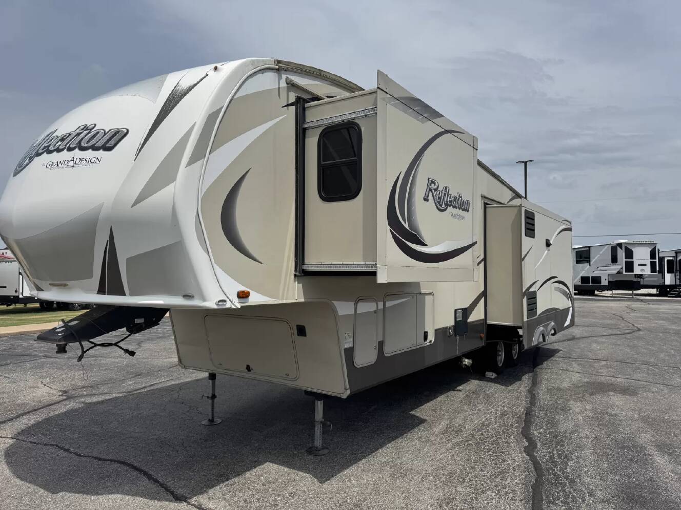 A photo of this 2015 Grand Design Reflection 337RLS