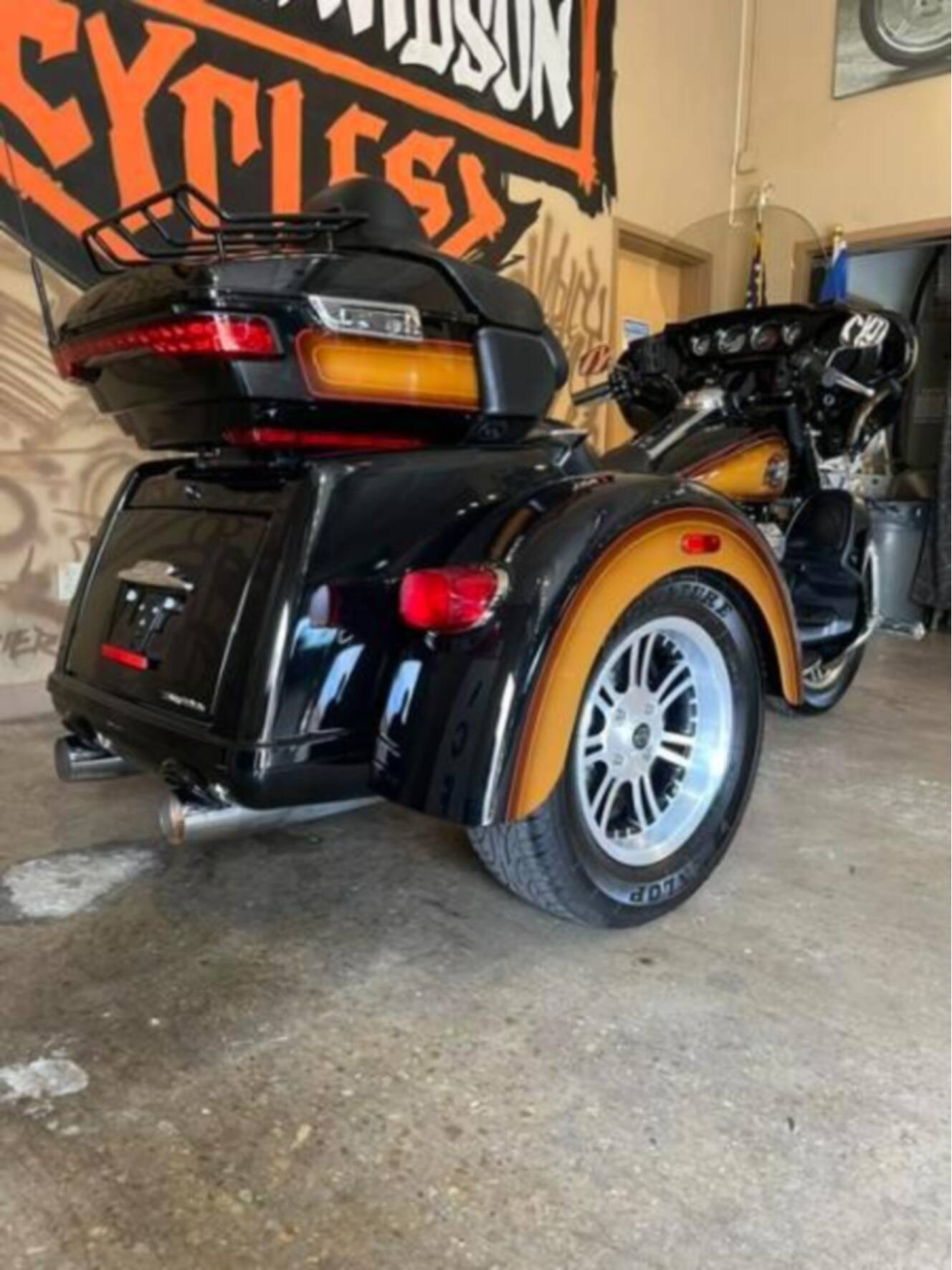 A photo of this 2024 Harley-Davidson TRI GLIDE ULTRA