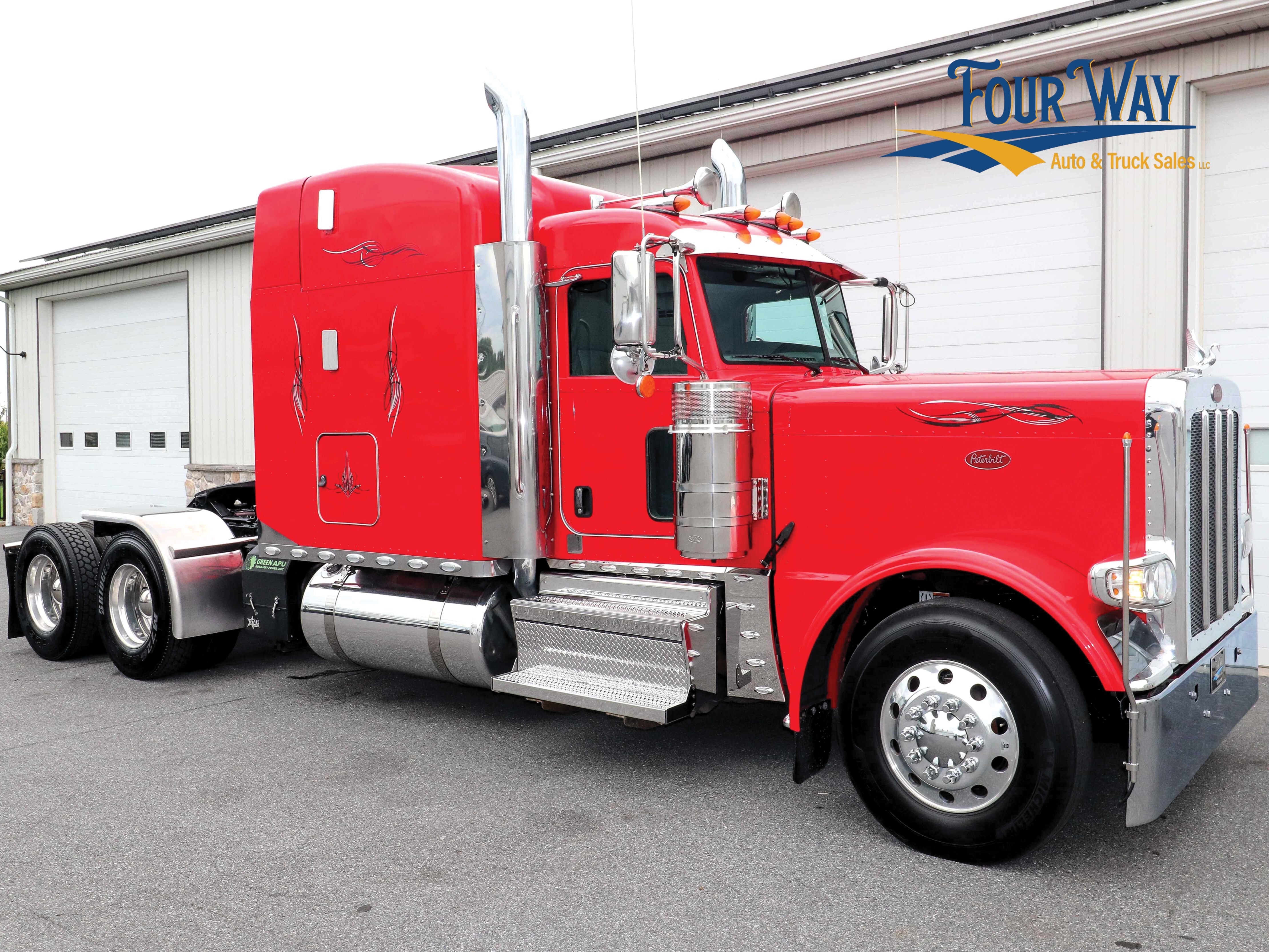 2023 PETERBILT 389 in New Holland, PA