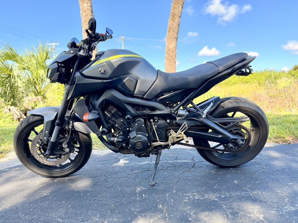 2018 Yamaha MT-09 09 in Sarasota, FL