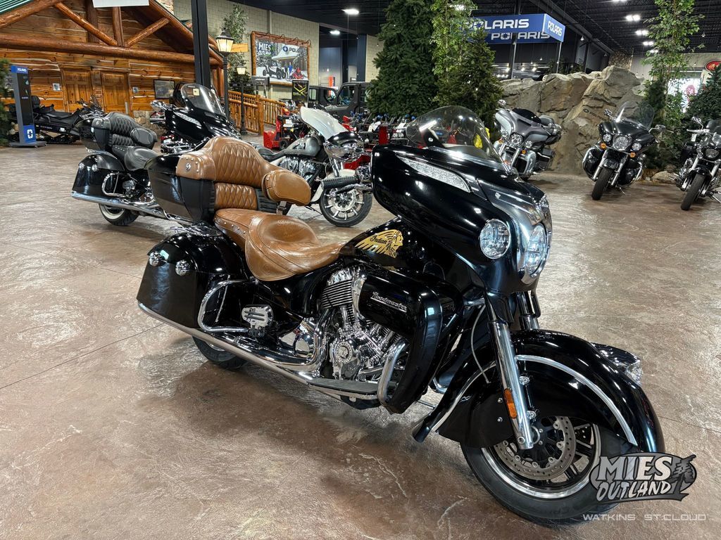 2015 Indian Motorcycle® Roadmaster Thunder Black in Watkins, MN