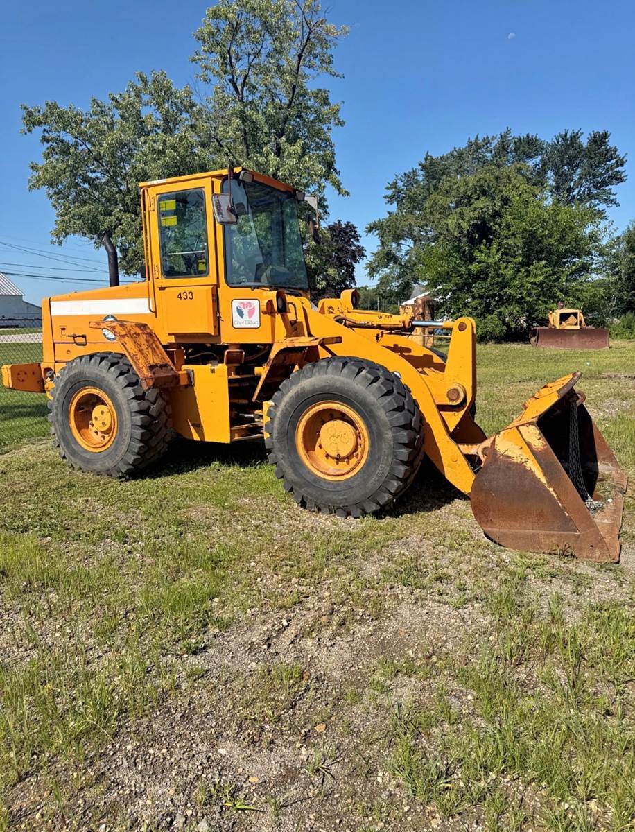 2001 Hyundai HL740-3 in Saline, MI