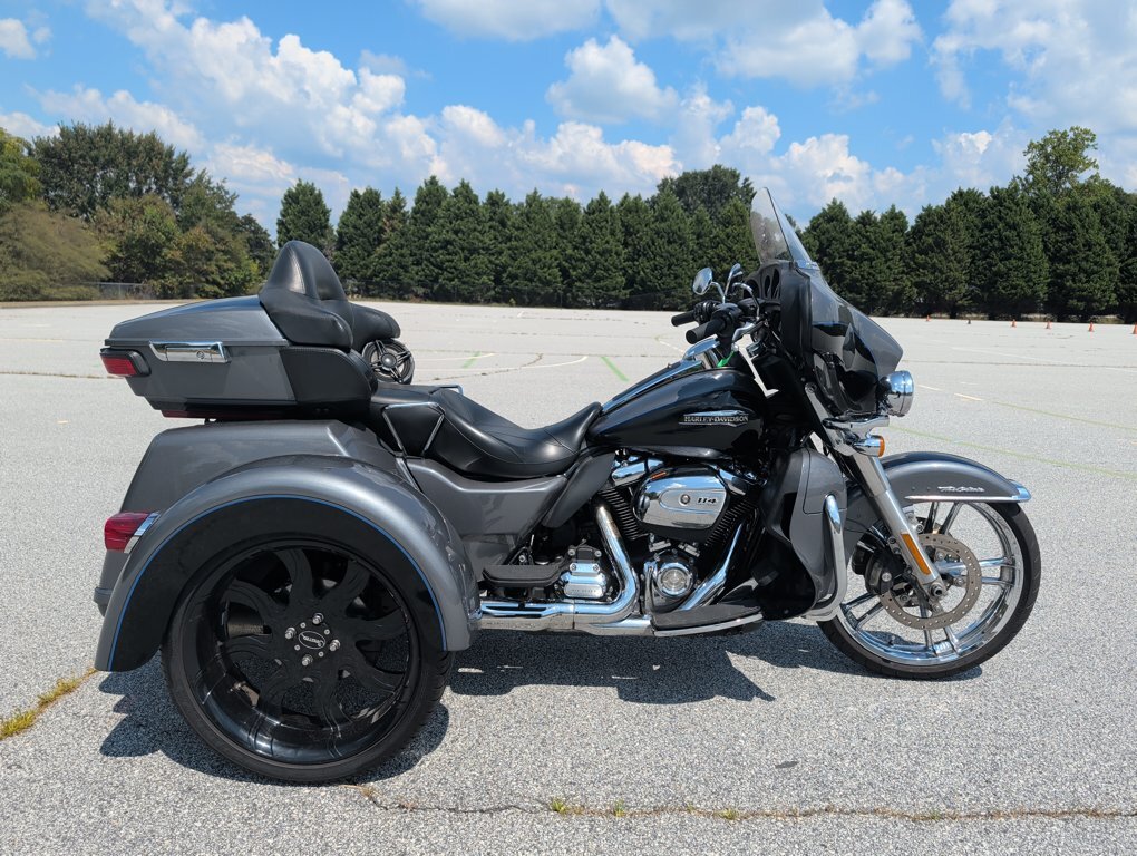 2021 Harley-Davidson TRI GLIDE ULTRA Cruiser motorcycle