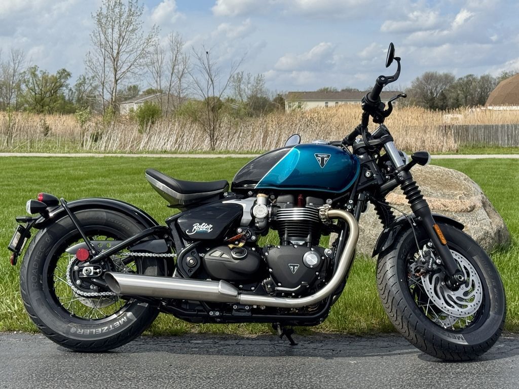 2026 Triumph Bonneville Bobber Interstellar Blue BASE in Monee, IL