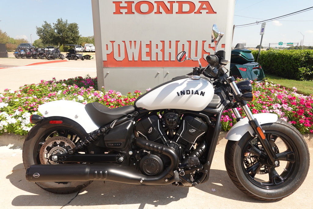 2025 Indian Motorcycle® Scout® Sixty Bobber Limited Ghost White Metallic Smoke BASE in Grapevine, TX