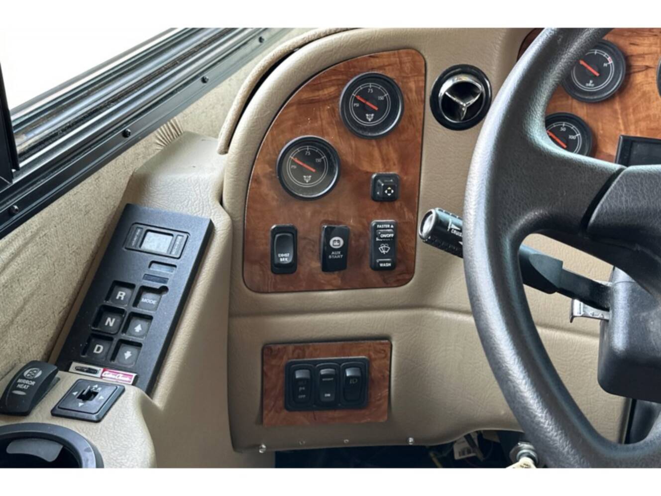 A photo of this 2015 Thor Motor Coach Palazzo 35.1