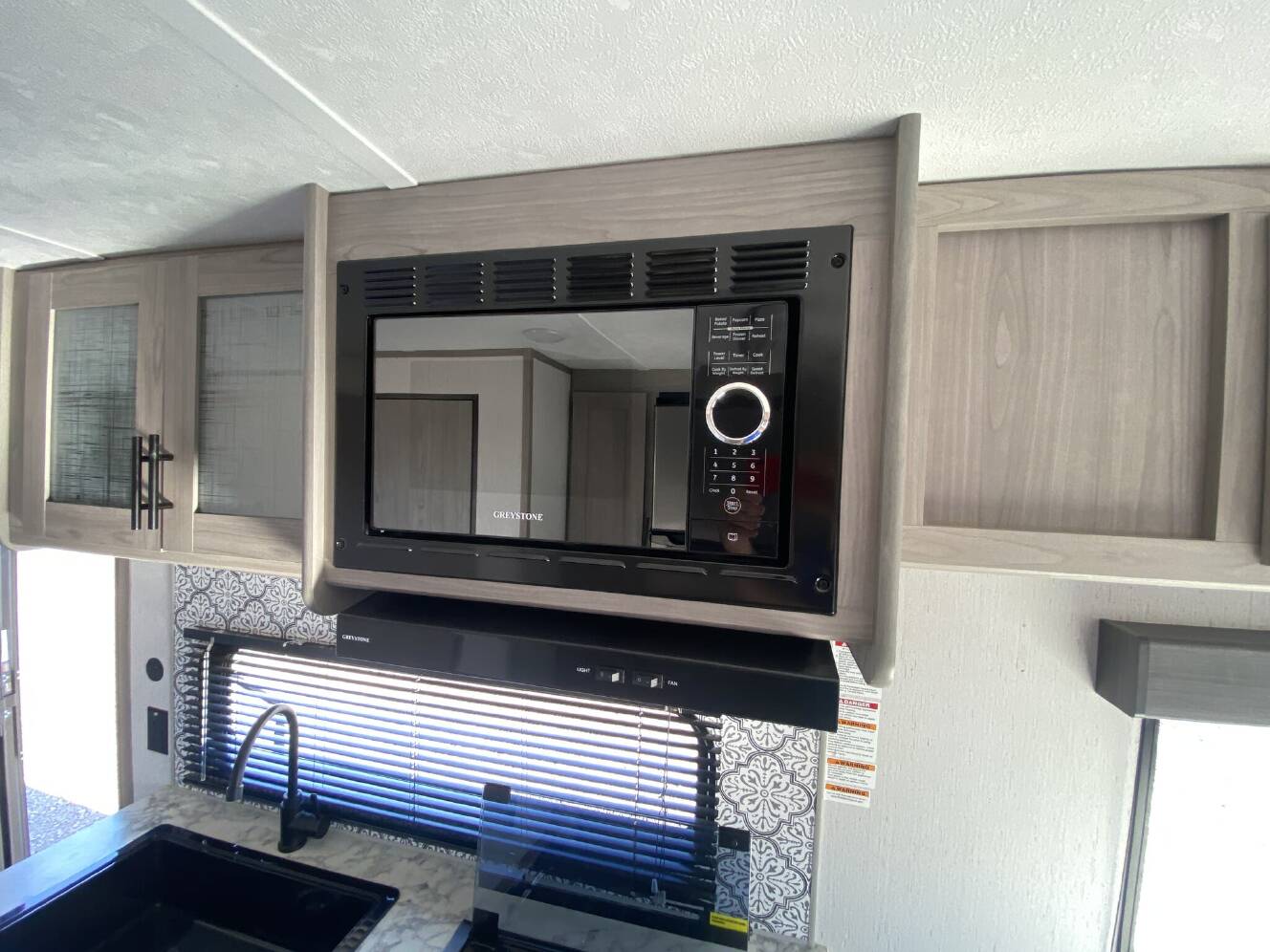 A photo of this 2022 Coleman Lantern LT 202RD