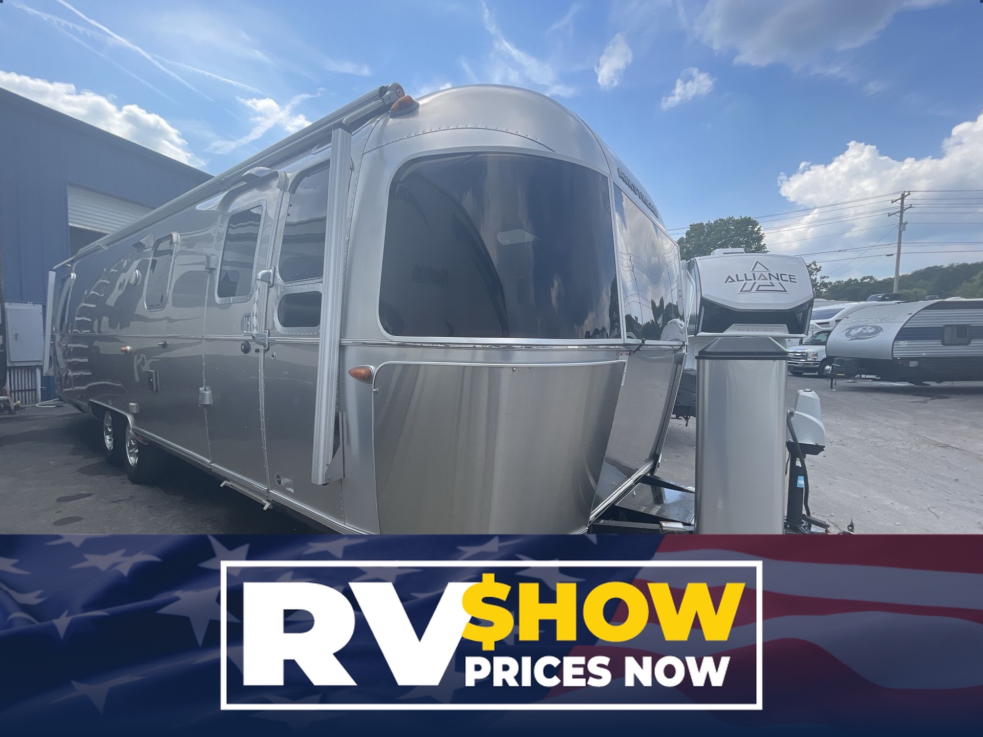 2017 Airstream Classic 30RB TWIN RV